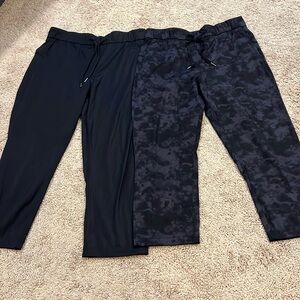 CRZ Yoga 4 way stretch Capri golf pants (2 pairs) size medium